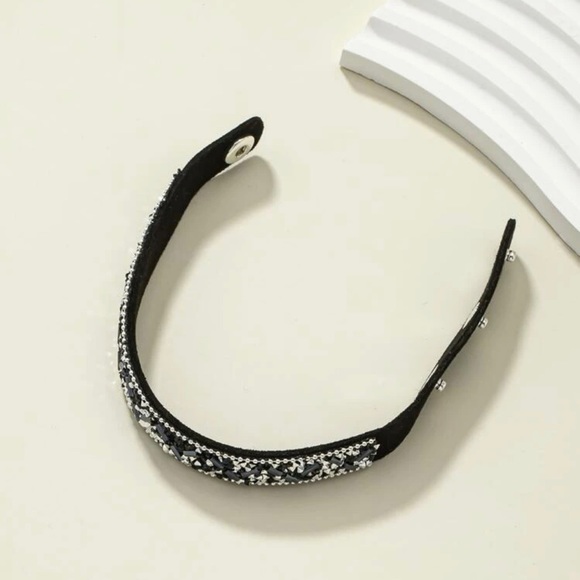 ❤️Rhinestone Detail Bracelet - Picture 2 of 5